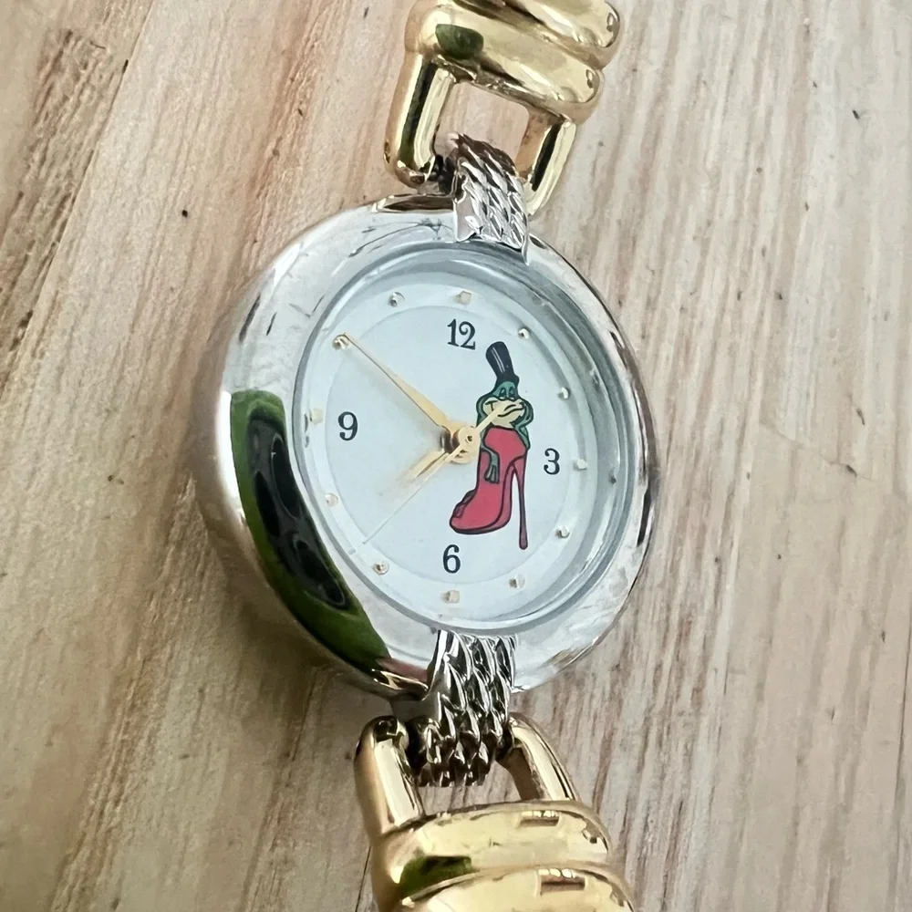 Warner Bros. Looney Tunes Michigan J Frog ladies bracelet watch NEW BATTERY